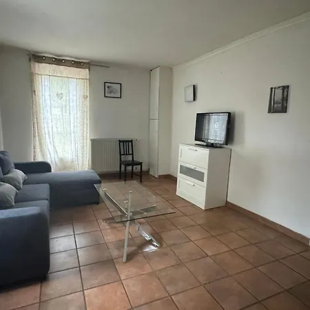 7 Min De Dole Maison 110 M2 6 Couchages 3 Spacieuses
